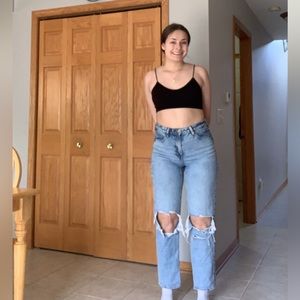 American Eagle Straight Leg Mom Jean